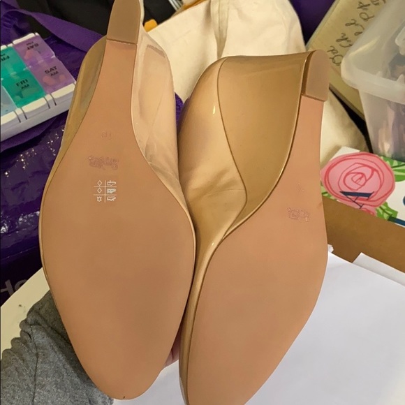 Coach Beige Patent Leather Wedges! - Picture 3 of 5